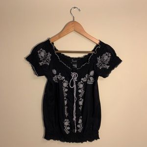 Black blouse with flowers. XS